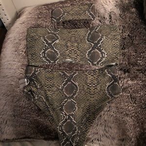NWOT Zaful snakeskin choker high waisted bikini